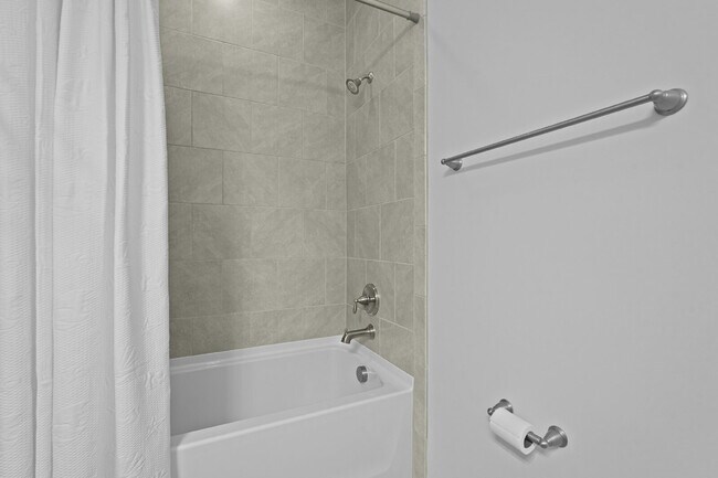 Building Photo - "Charming 2-Bedroom Retreat with 2 Baths and Den - 1558 Sq. Ft. of Comfort in Latitude Margaritav...