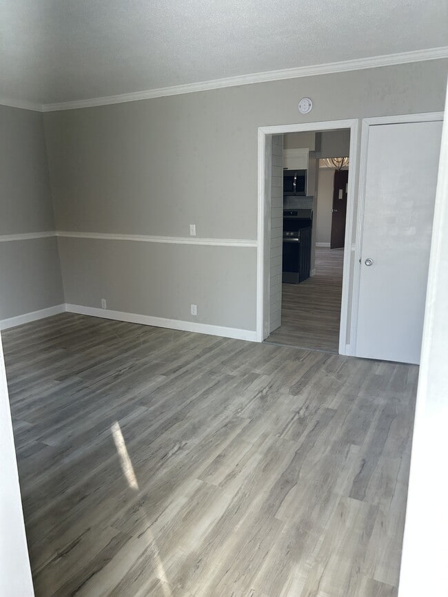 Building Photo - 2220 S 1st Ave