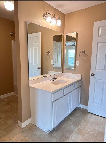 Building Photo - 26 Spring Crossing Cir
