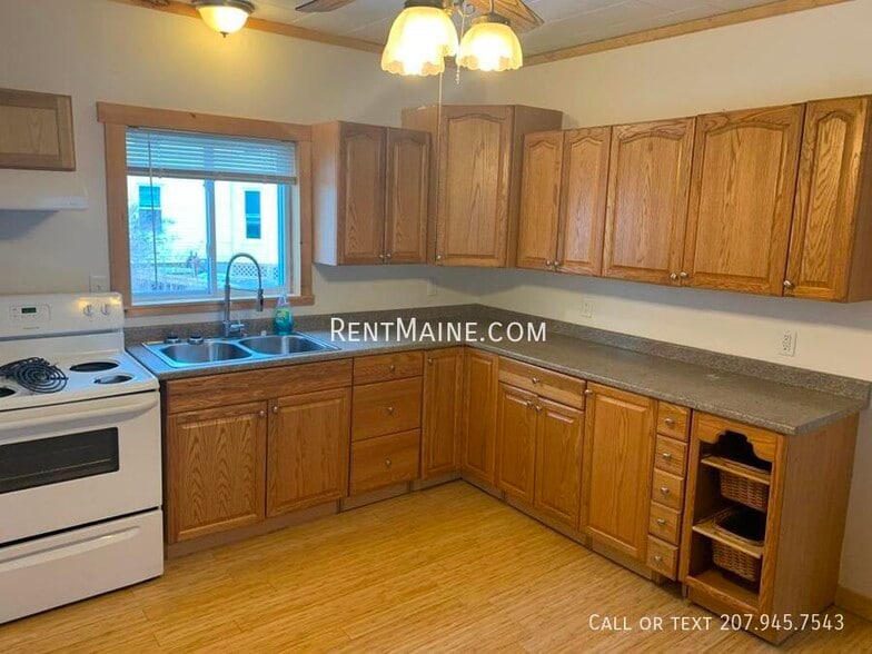 Primary Photo - 144 Forest Ave