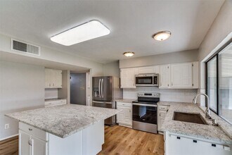 Building Photo - Spacious 3 Bedroom, 2 Bath Rental in Plano...