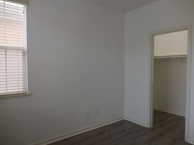 Building Photo - Spacious Madison Townhome Near Travis AFB with Solar & Garage