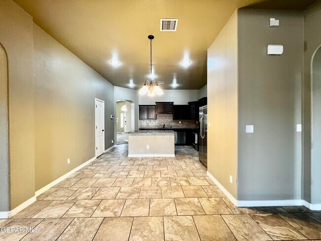 Building Photo - 3133 Clearbrook
