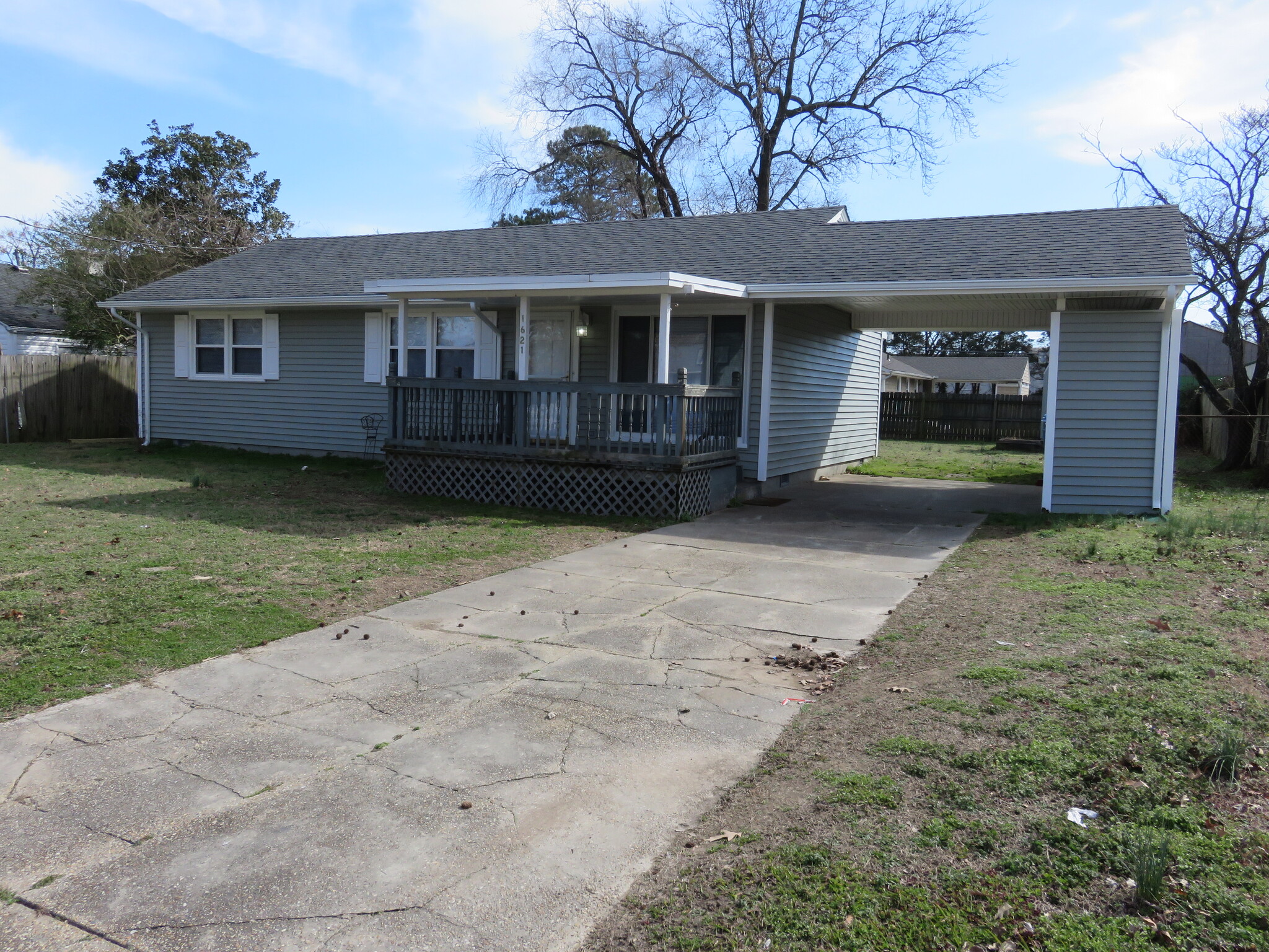Building Photo - 1621 Dearborn Dr