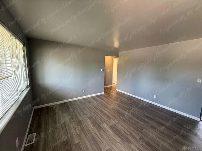 Building Photo - 5444 Bellefontaine Rd