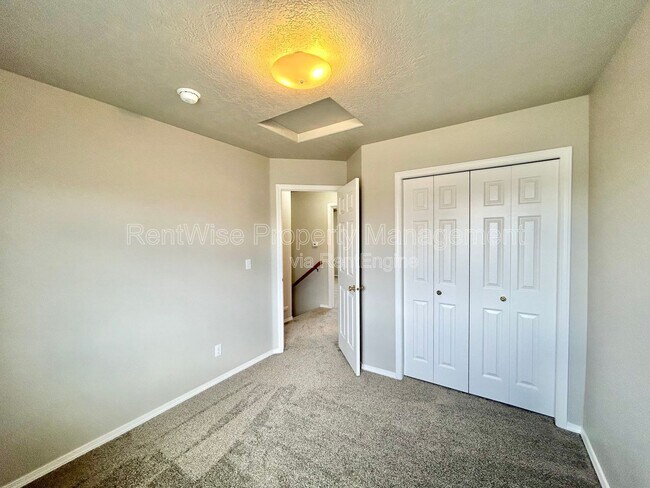 Building Photo - 668 N Quarter Moon Ave