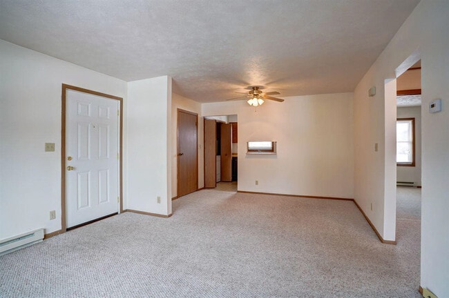 Building Photo - 235 Broadway Dr