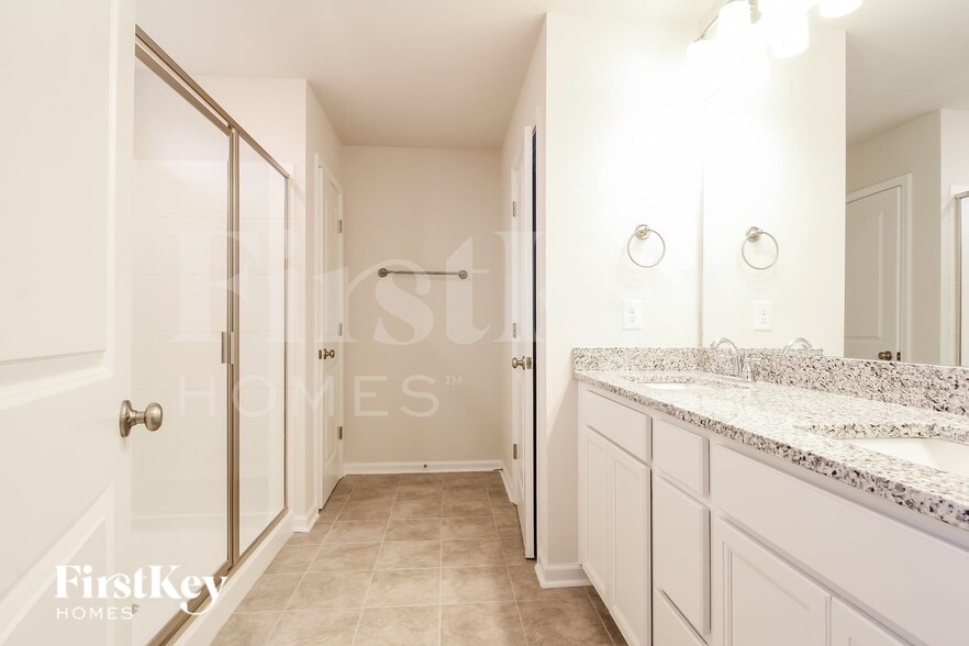 Building Photo - 721 Ridgemoor Trl