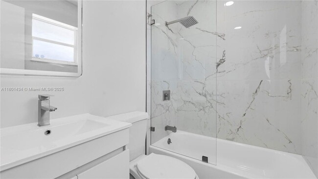 Building Photo - 2412 W 54th Pl
