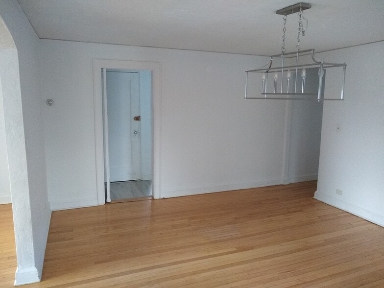 Dining Room - 310 Sixth Ave