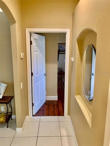 Building Photo - 2775 Royal Palm Dr