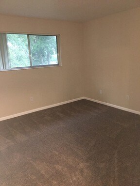 Building Photo - 204 N Grannis Ave