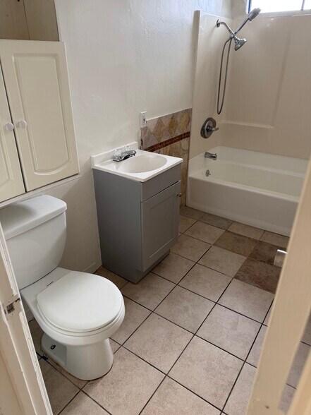 Building Photo - 15231 Acre St