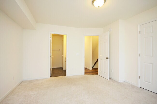 Building Photo - Dog-Friendly Old Trail Townhome