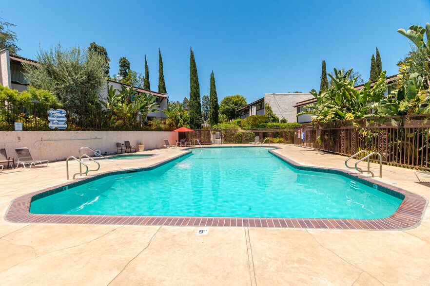 Building Photo - 336 Miraleste Dr