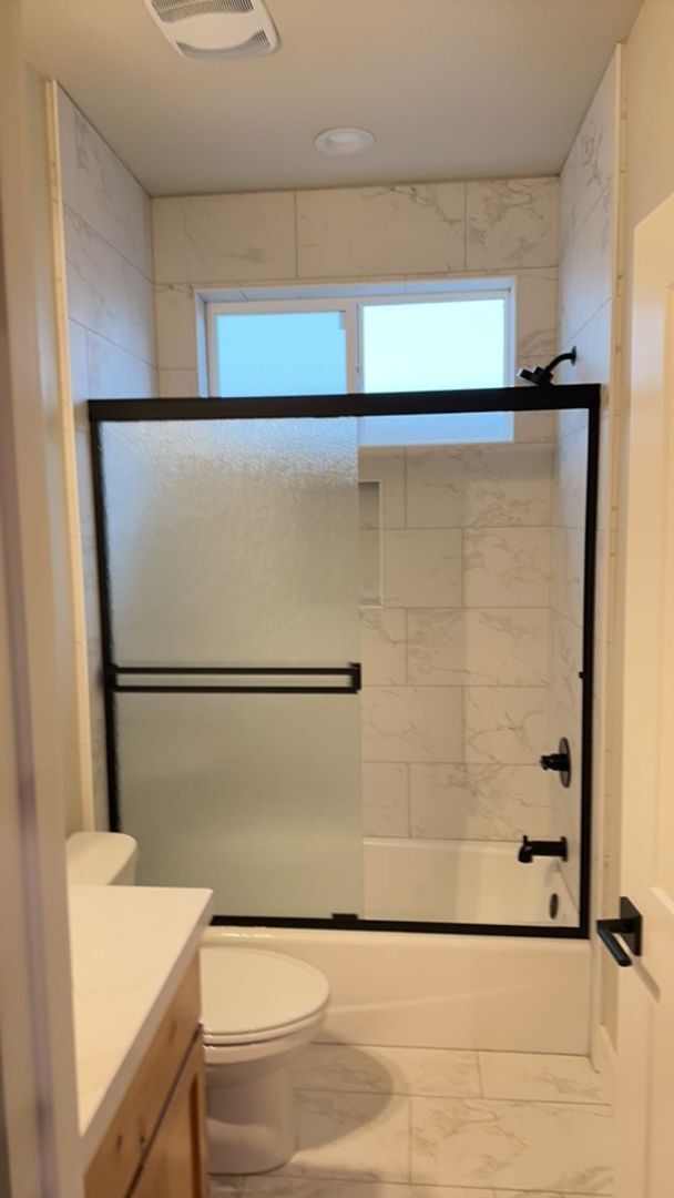 Building Photo - 101 E Lindo Ave