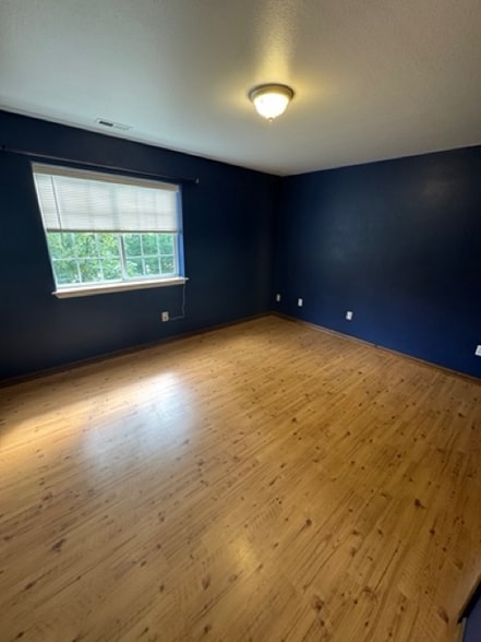 Building Photo - 499 E Dragonfly Dr