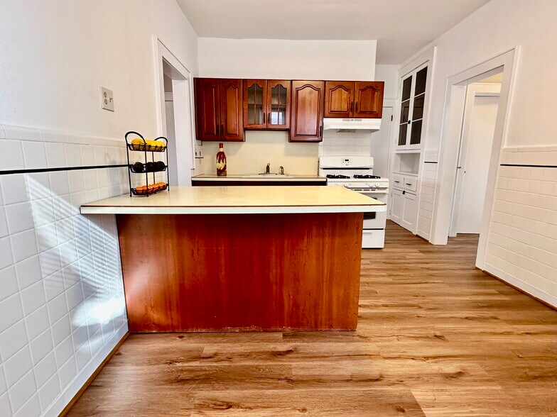 Building Photo - 167 N 15th St