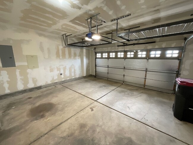 Building Photo - 3 Bedroom Home Available Near N Gate Blvd ...