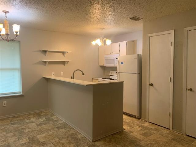 Building Photo - 308 Avenue E Ave