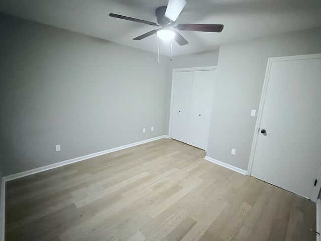 Building Photo - 1306 Leaside Ln