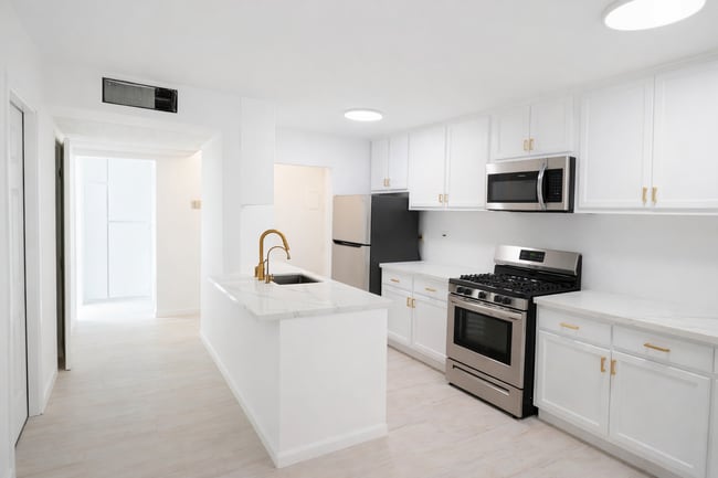 Building Photo - 421 La Fayette Park Pl