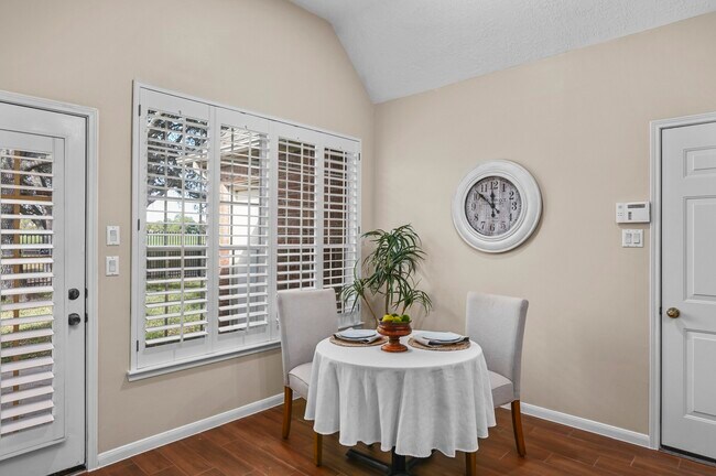 Building Photo - 1122 Wellshire Dr