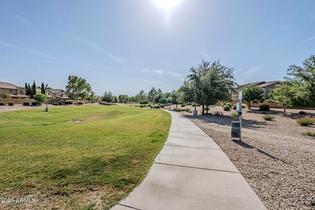 Building Photo - 6922 S Black Hills Way