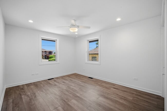 Building Photo - 9430 Nashville Ave