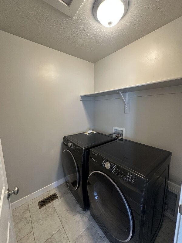 Building Photo - 3321 W 1690 N
