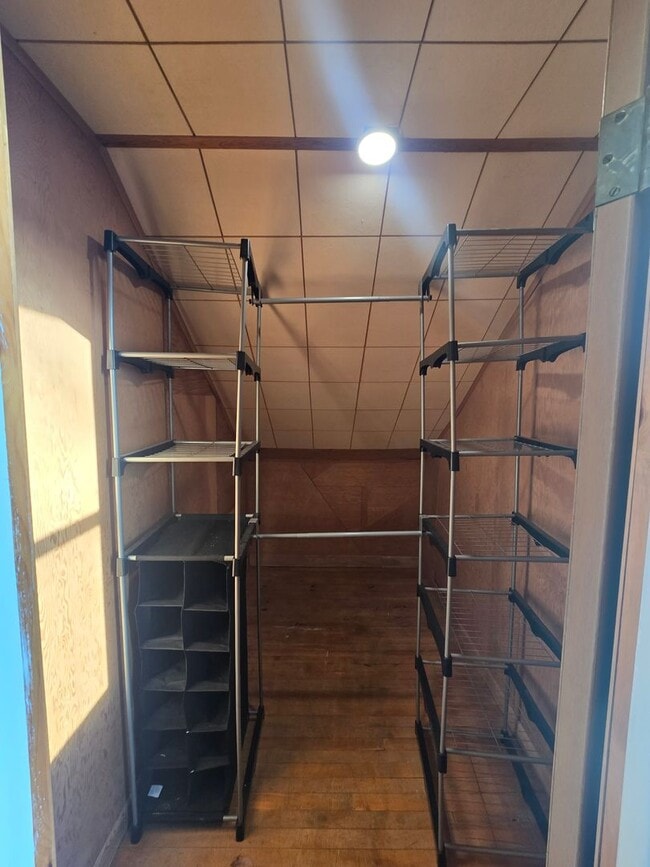 Building Photo - VIDEOTOUR: 3-Bedroom Country home with Garage and more! PETS WELCOME