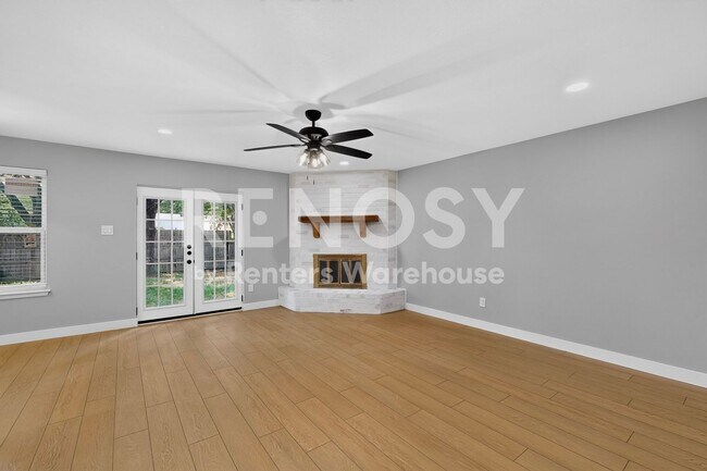 Building Photo - Completely Refreshed Arlington Home