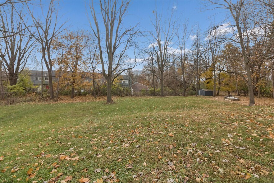 Building Photo - 671 W Clark Rd