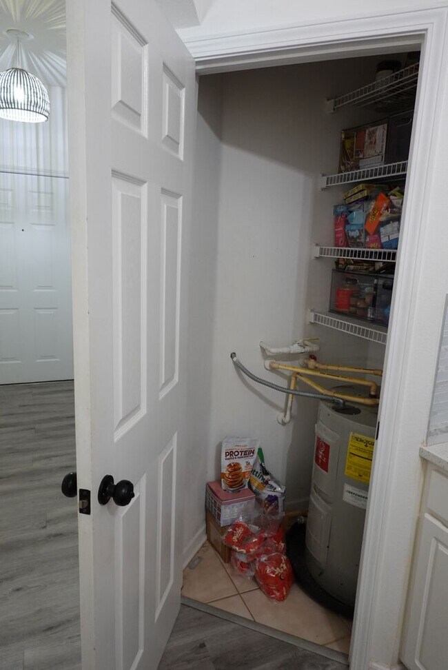 Building Photo - Stone Bridge