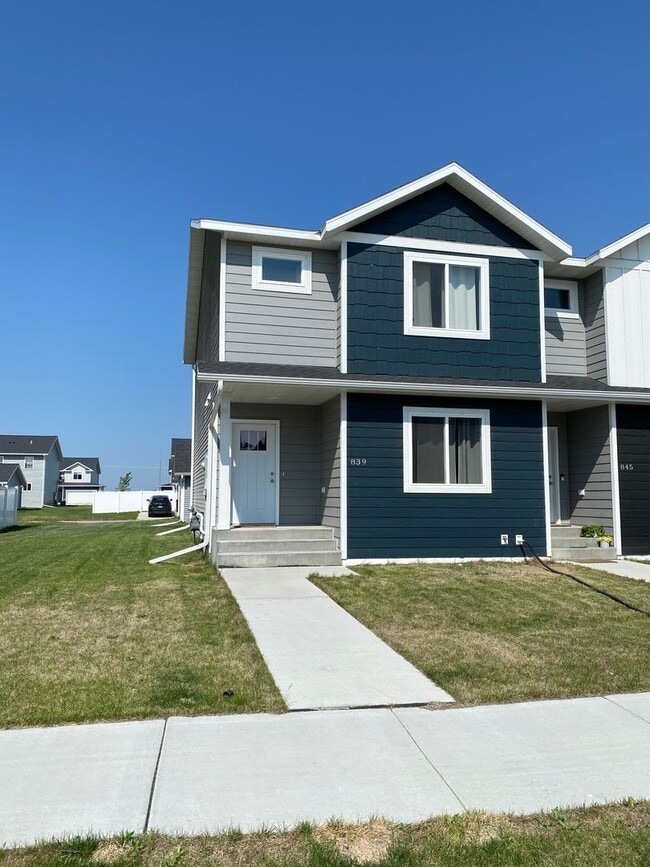Primary Photo - New Construction Townhouse for Rent - Tham...