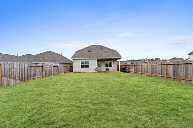 Building Photo - 16635 Olivewood Ln