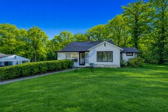 Building Photo - Cascade Heights Charm – 3BR/2BA Home in Southwest Atlanta