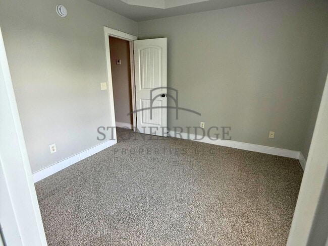 Building Photo - 2 bed, 2.5 bath townhome in Calera