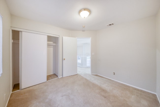 Building Photo - 7855 Green Crest Ct