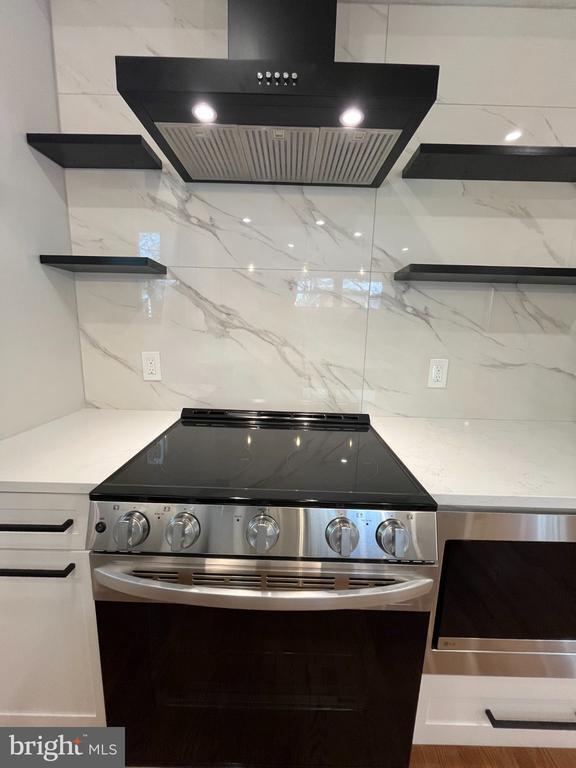 Building Photo - 327 Whittier St NW