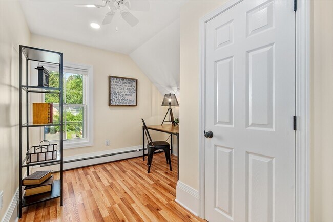 Building Photo - 16 Devens St