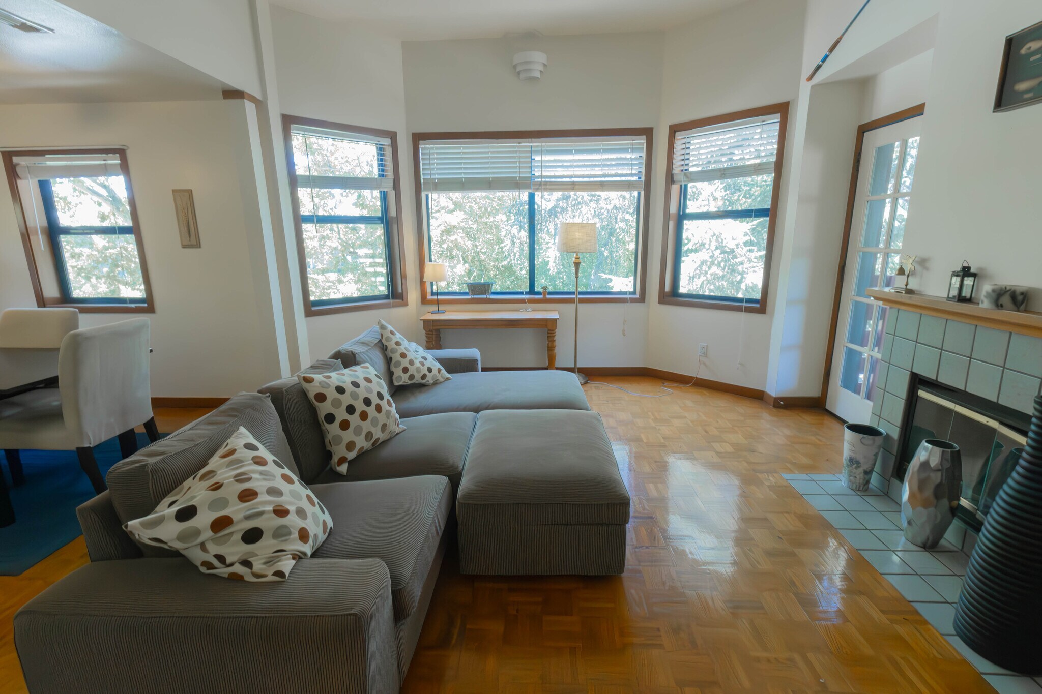 Building Photo - 207 3rd St