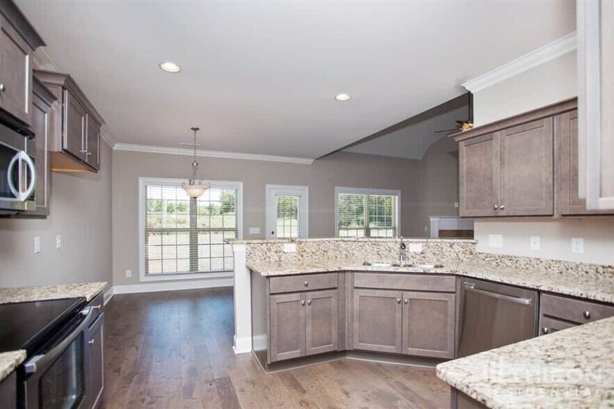 Building Photo - 1502 John Lee Ln