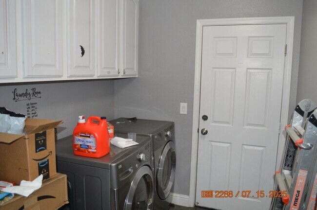 Building Photo - 249 Damara Ct