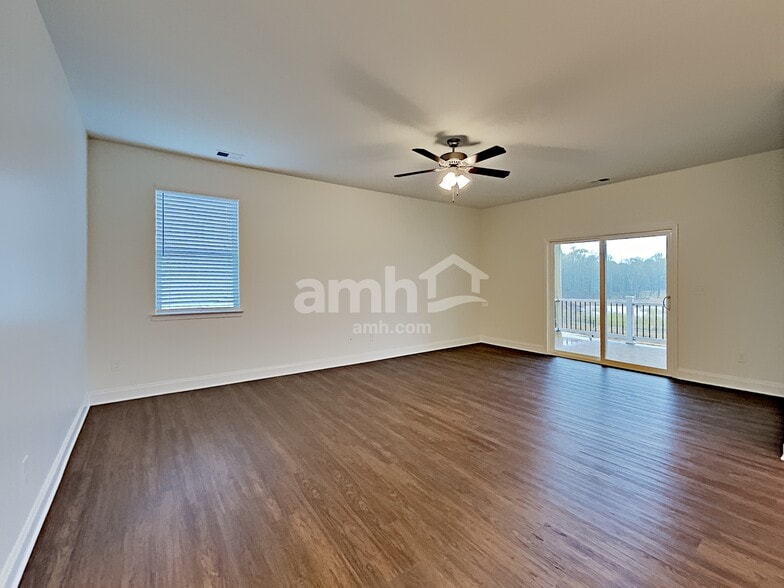 Building Photo - 5120 Smithbriar Dr