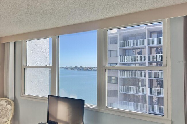 Building Photo - 500 Treasure Island Causeway