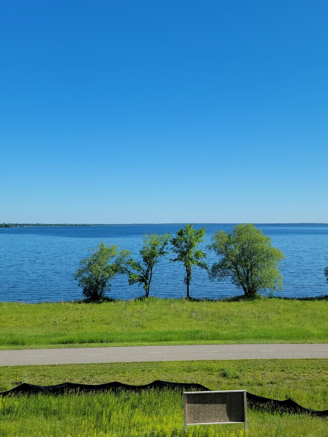 Lake Bemidji - 715 Lake Shore Dr NE