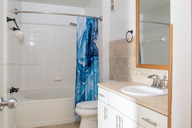 Building Photo - 4847 Via Palm Lakes