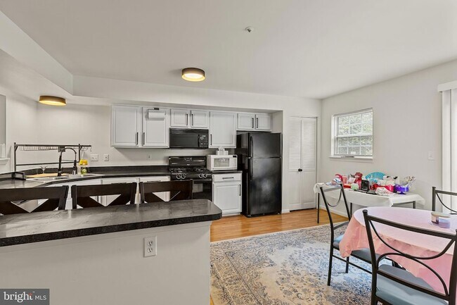 Building Photo - 2609 Claybrooke Dr