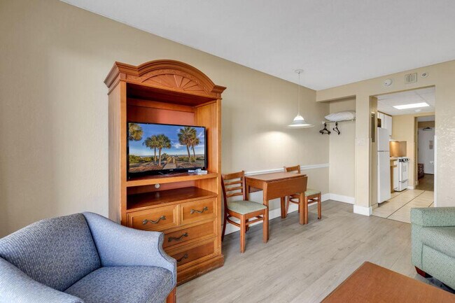 Building Photo - 2300 N Ocean Blvd